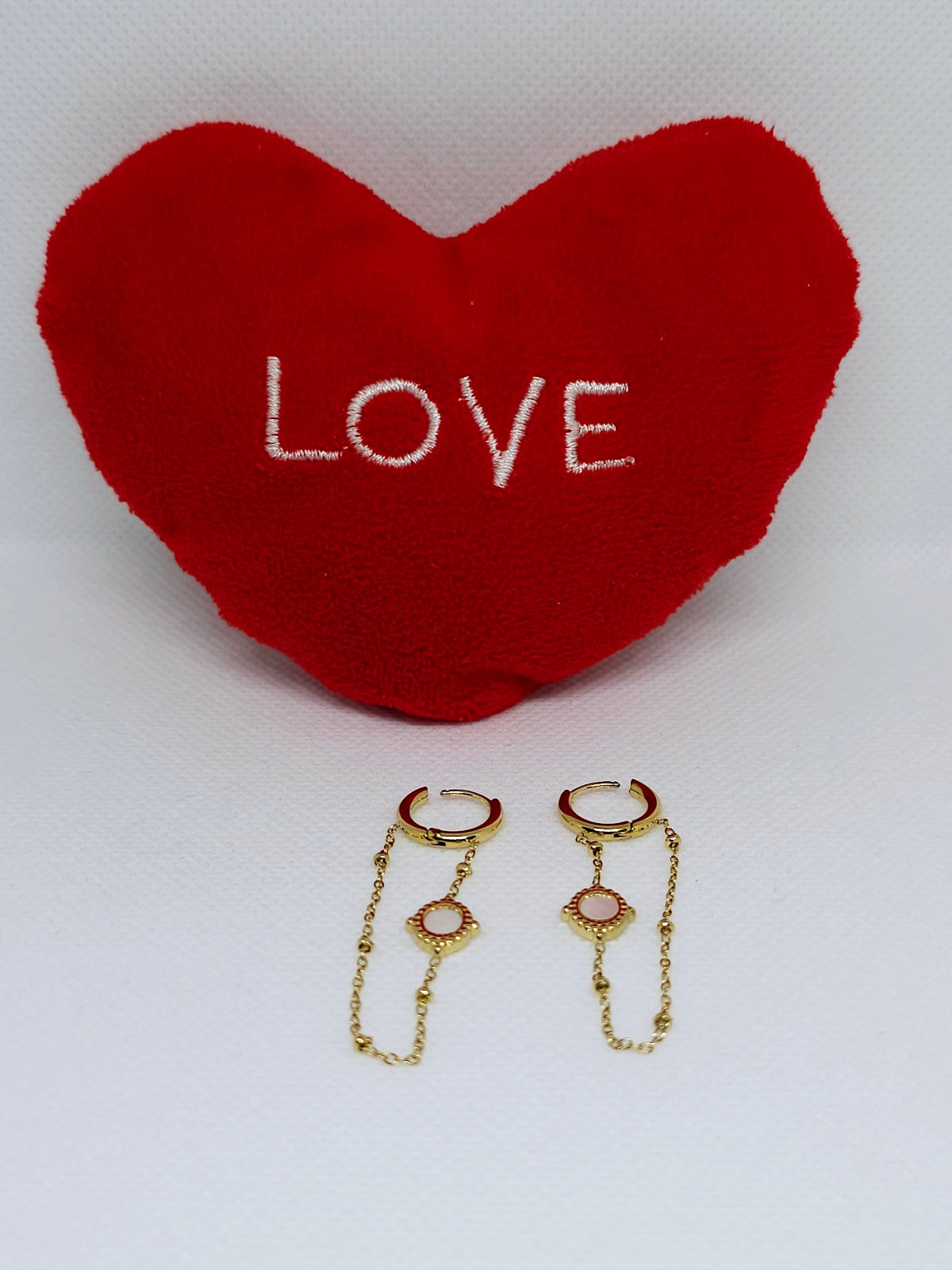 Boucles d’oreilles dorées chaîne élégante