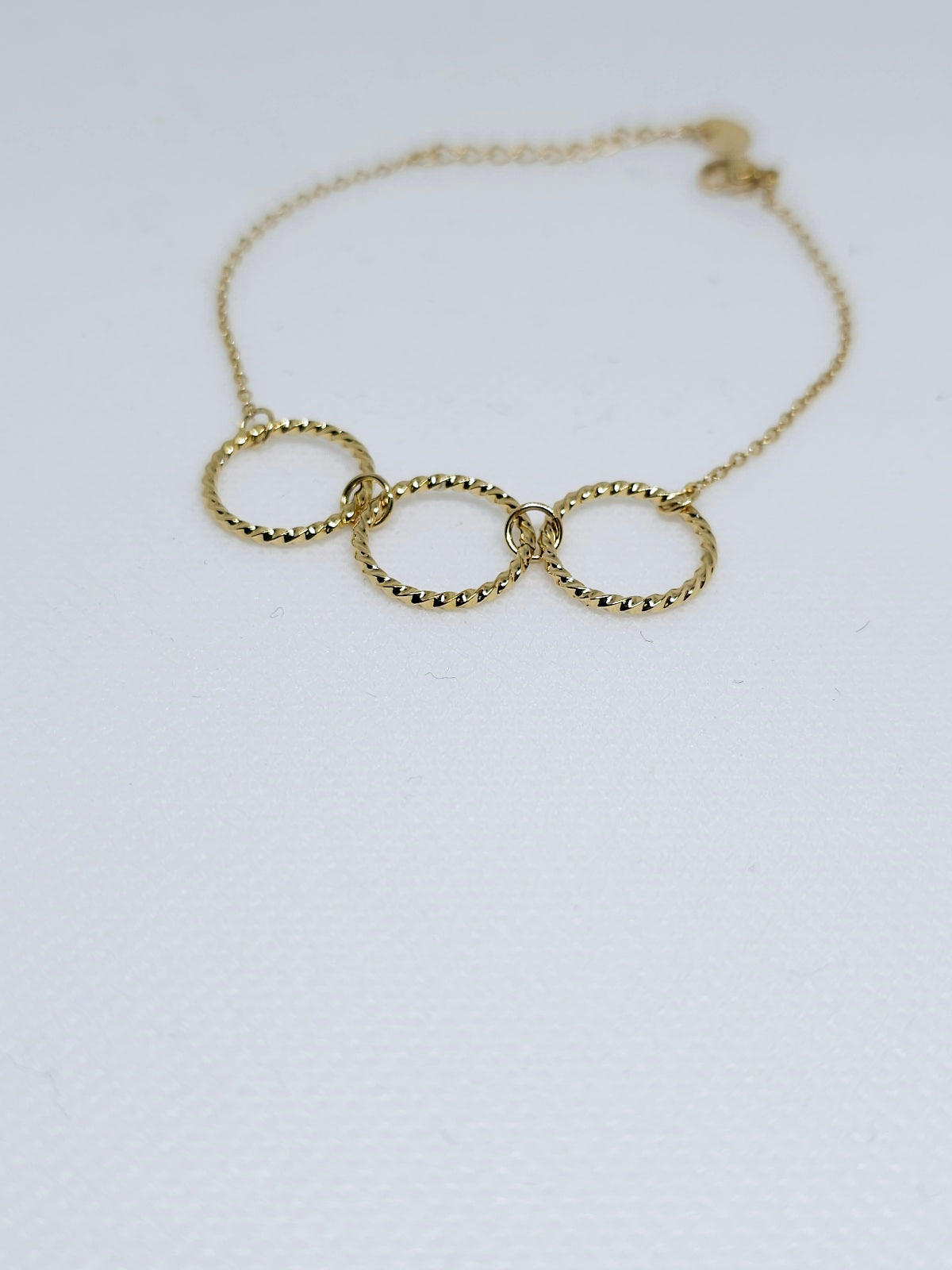 Bracelet en or avec anneaux texturés
