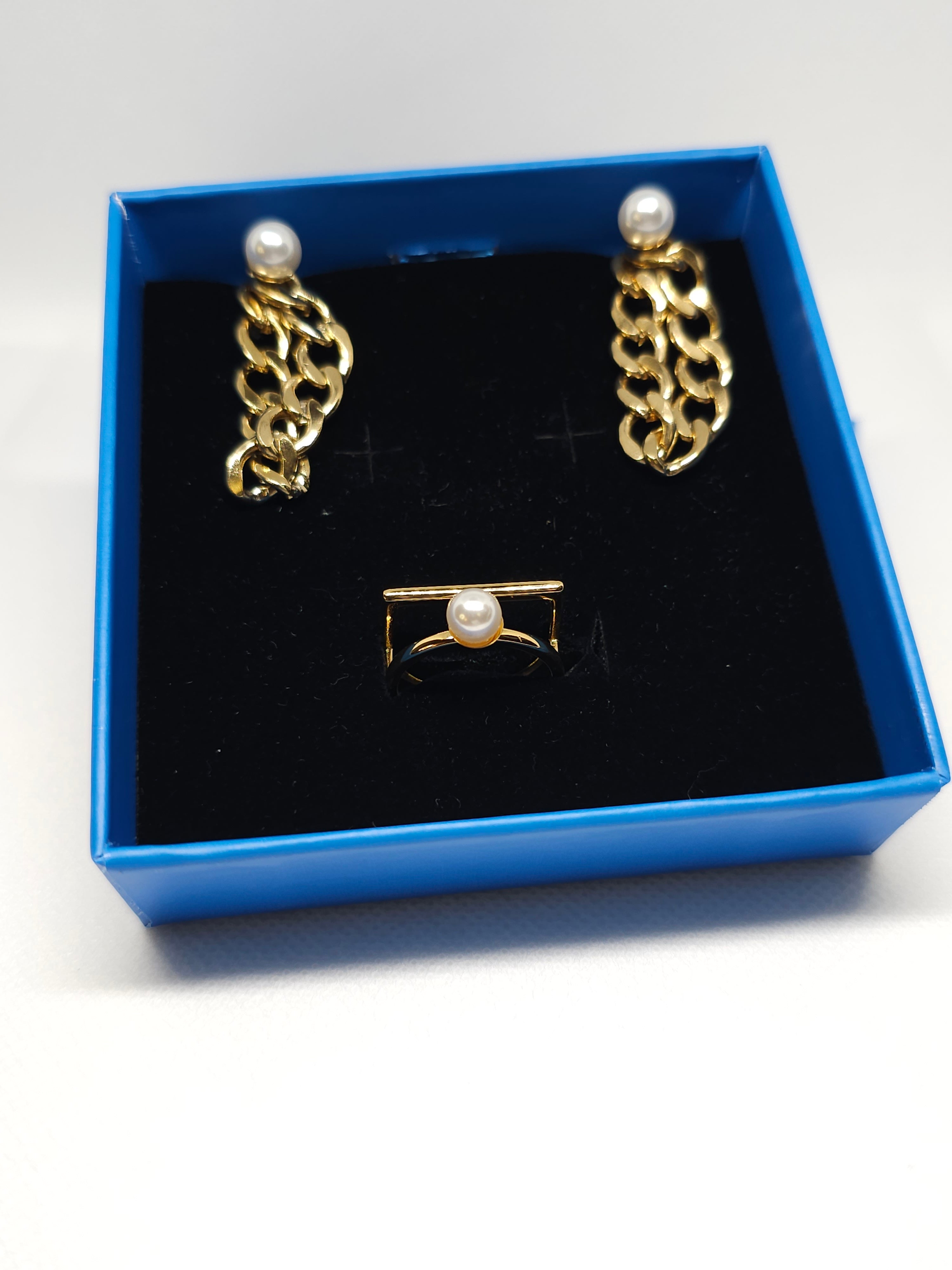 Coffret bijoux dorés perles élégantes