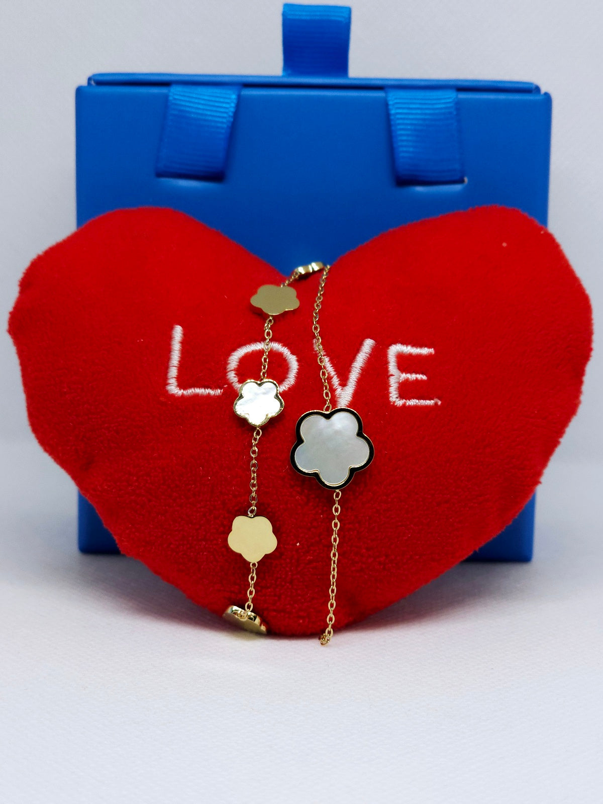 Coffret Bijoux Colliers et Bracelets floraux élégants dorés