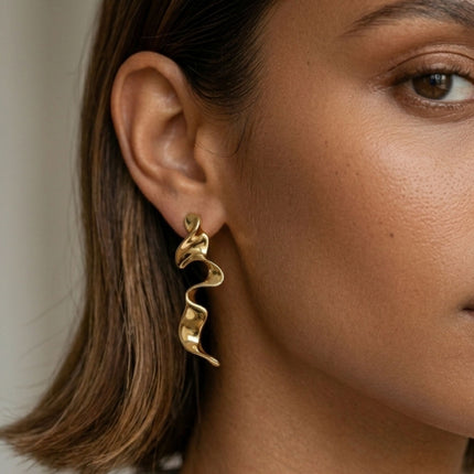 Minimalisme chic : les bijoux fins qui font sensation cette année