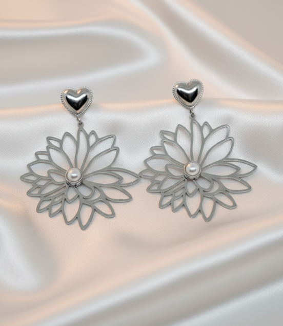 Boucles d’oreilles élégantes en acier inoxydable.
