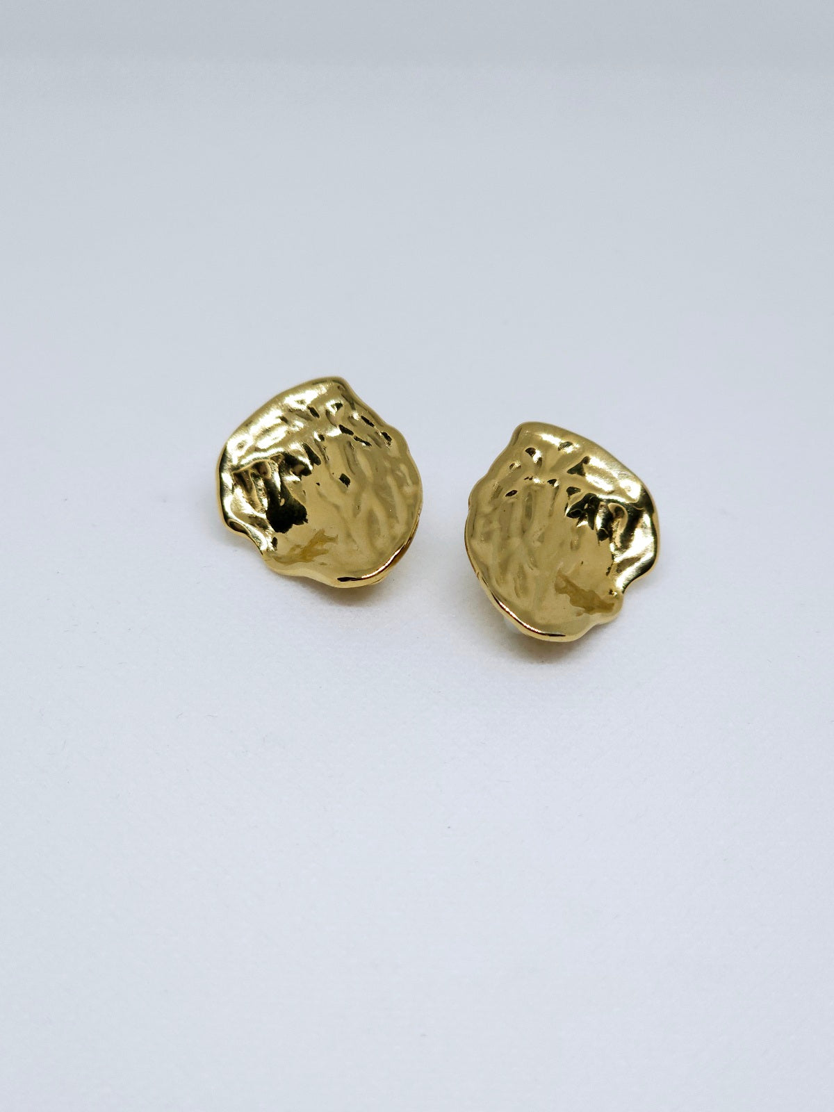 Boucles d'Oreilles Puces Ondulation Dorée Liss