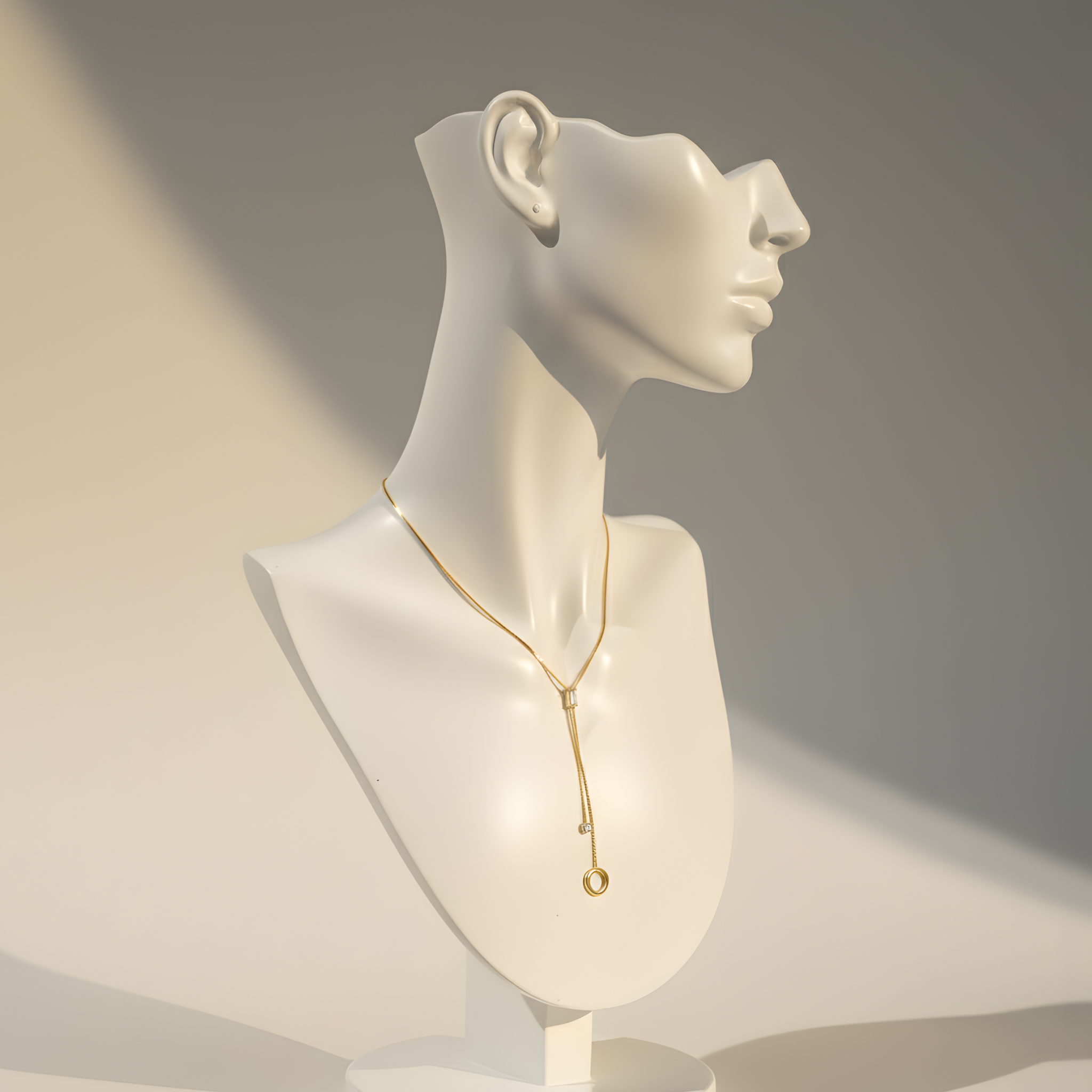 Collier doré élégant Scarlett Golds en acier jaune.