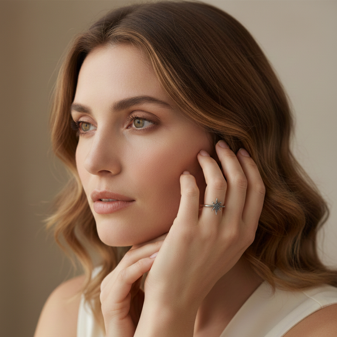 Bague étoile dorée ajustable en acier inoxydable pour femme.