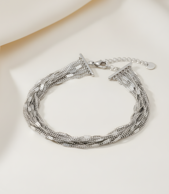 Bracelet chaîne élégant en acier inoxydable pour femme.