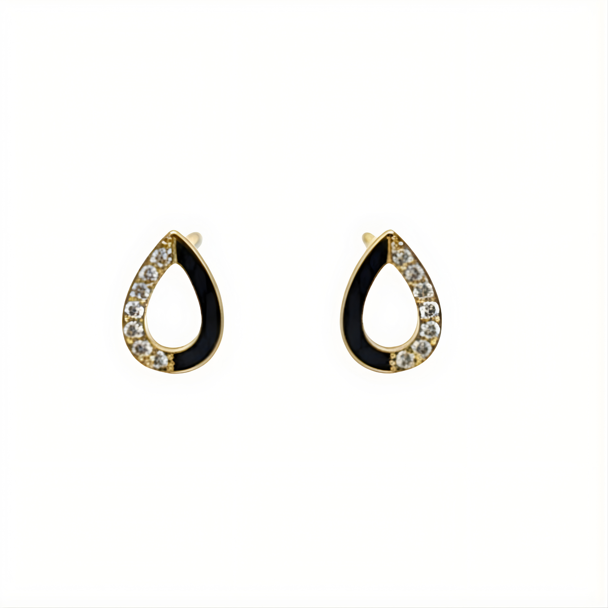 Piercing oreille goutte avec strass en acier inoxydable.