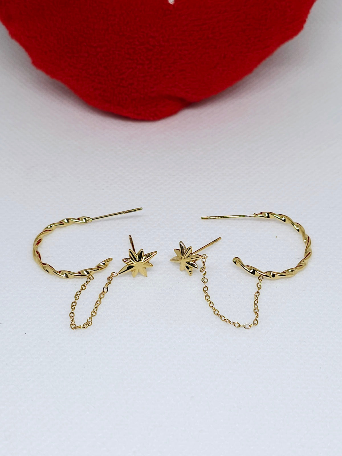 Boucles d’oreilles dorées étoilées élégantes