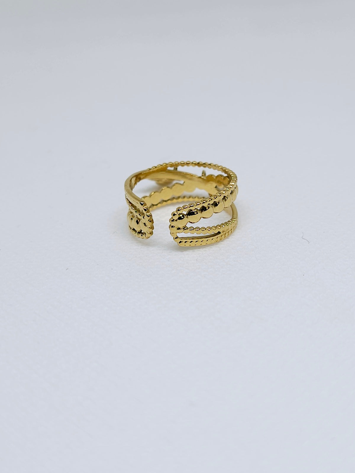 Bague l'Amandine dorée avec pendentif abeille et strass