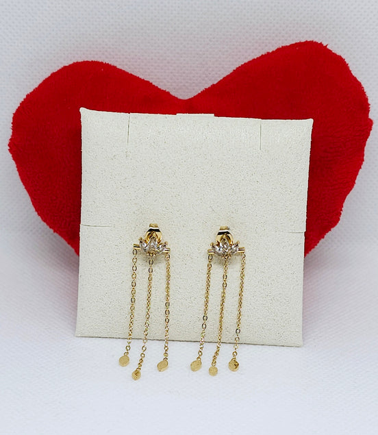 Boucles d’oreilles pendantes dorées élégantes