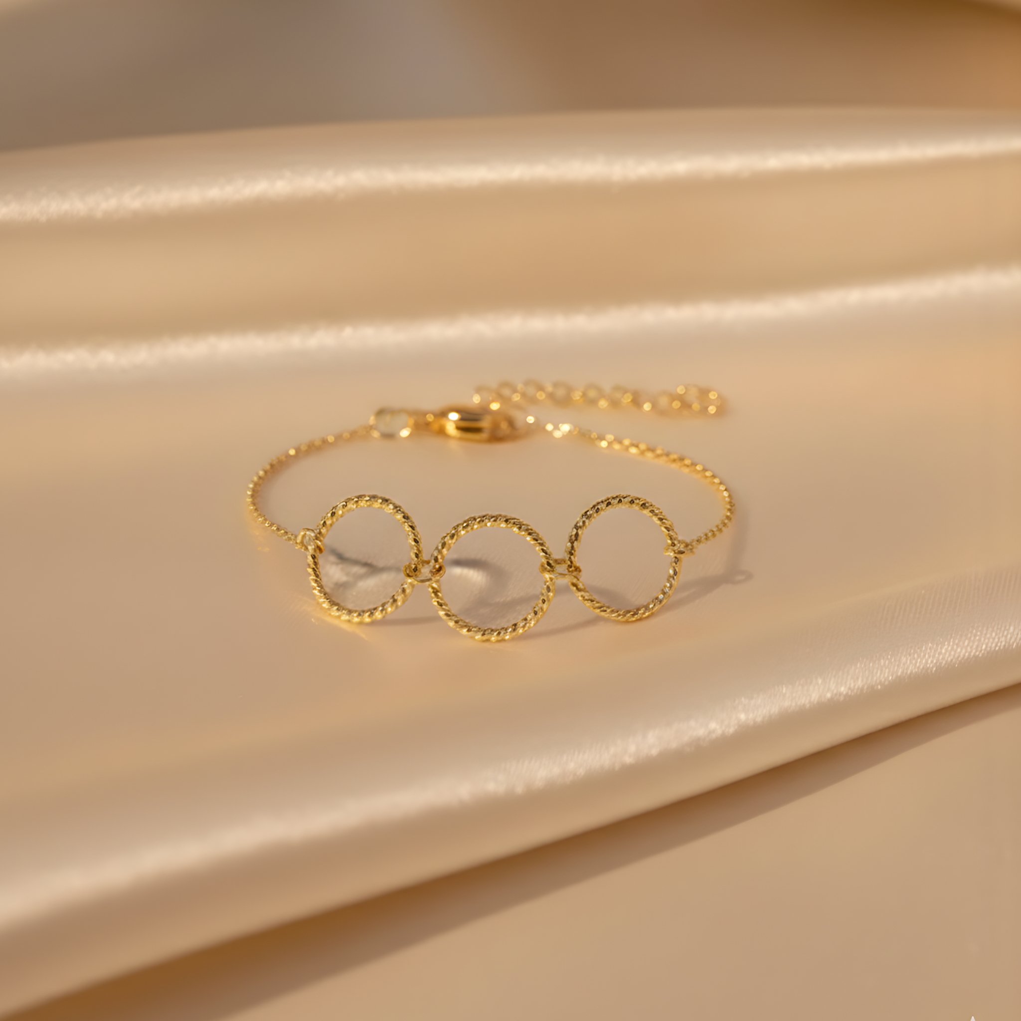 Bracelet or cercles torsadés fins