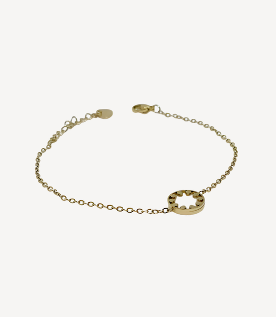 Bracelet doré avec cercle ajouré