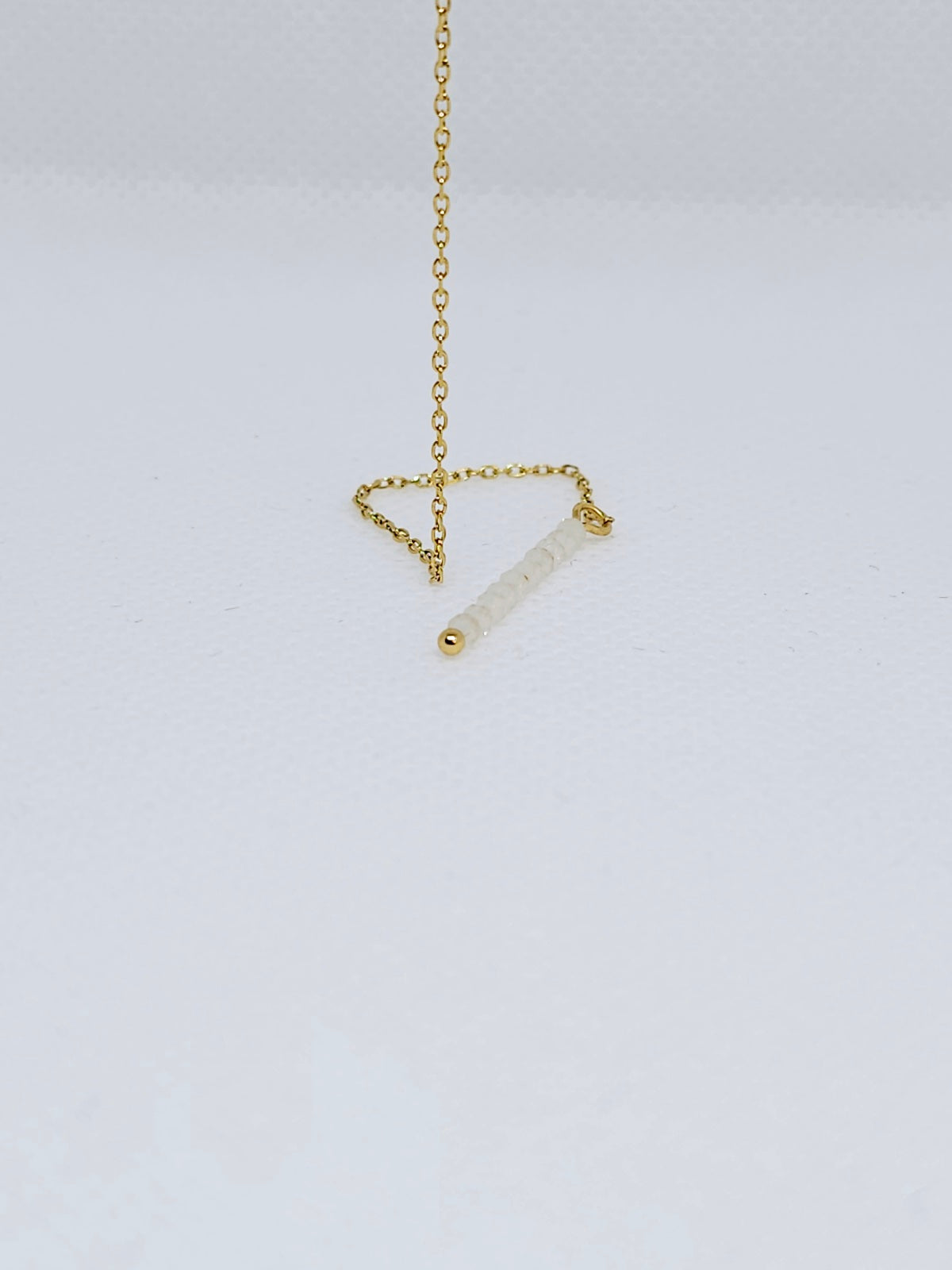 Collier doré à perles délicates