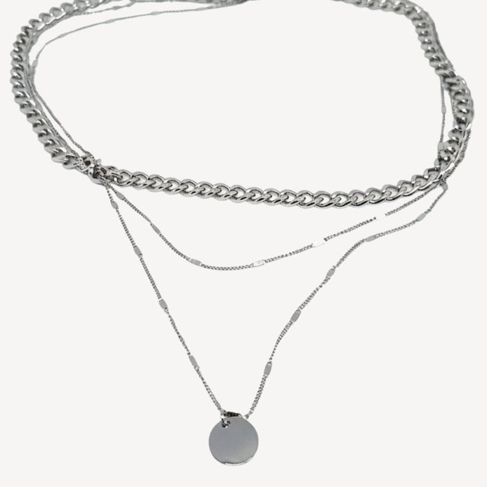 Collier triple rangs argent au design moderne
