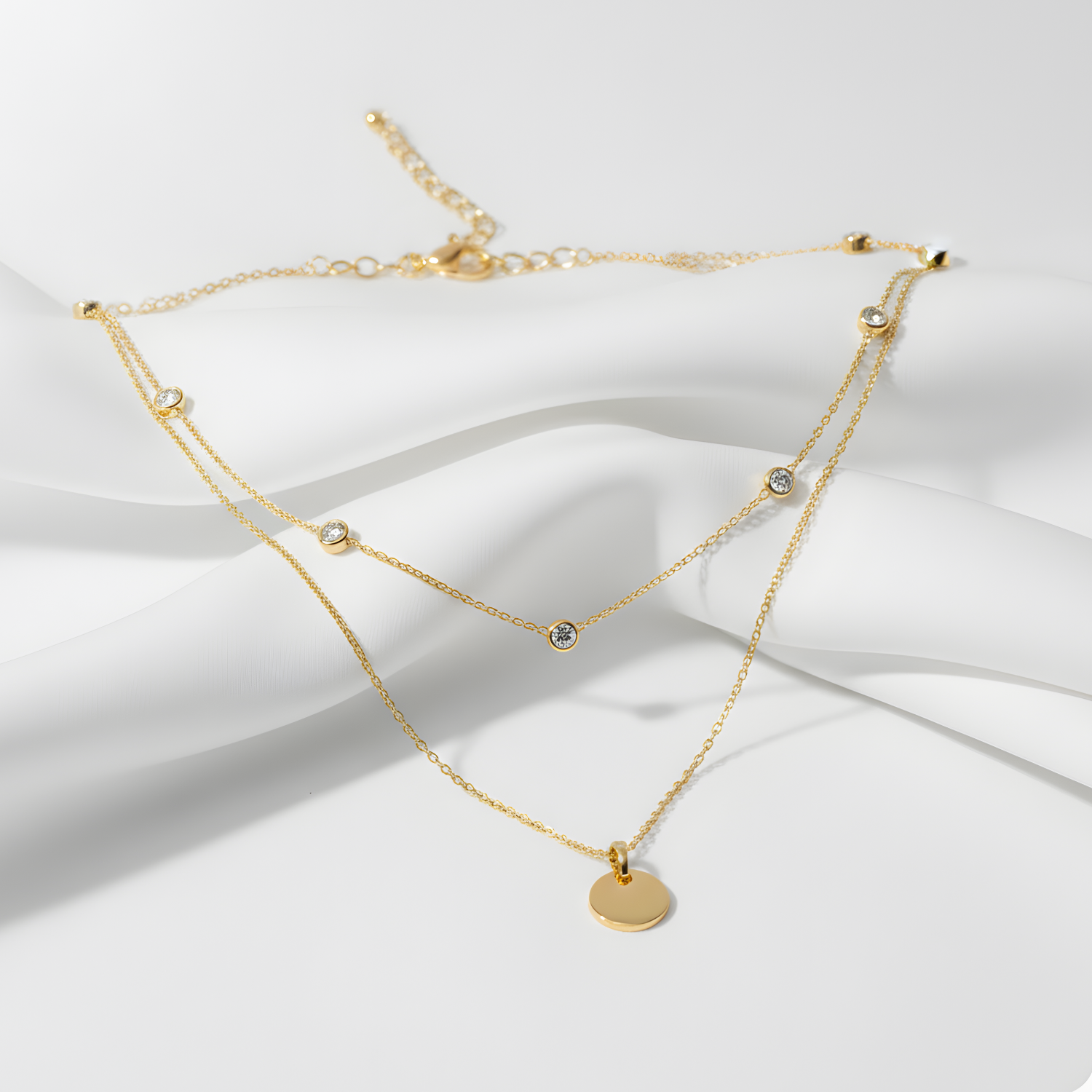 Collier triple rangs en or avec pierres serties