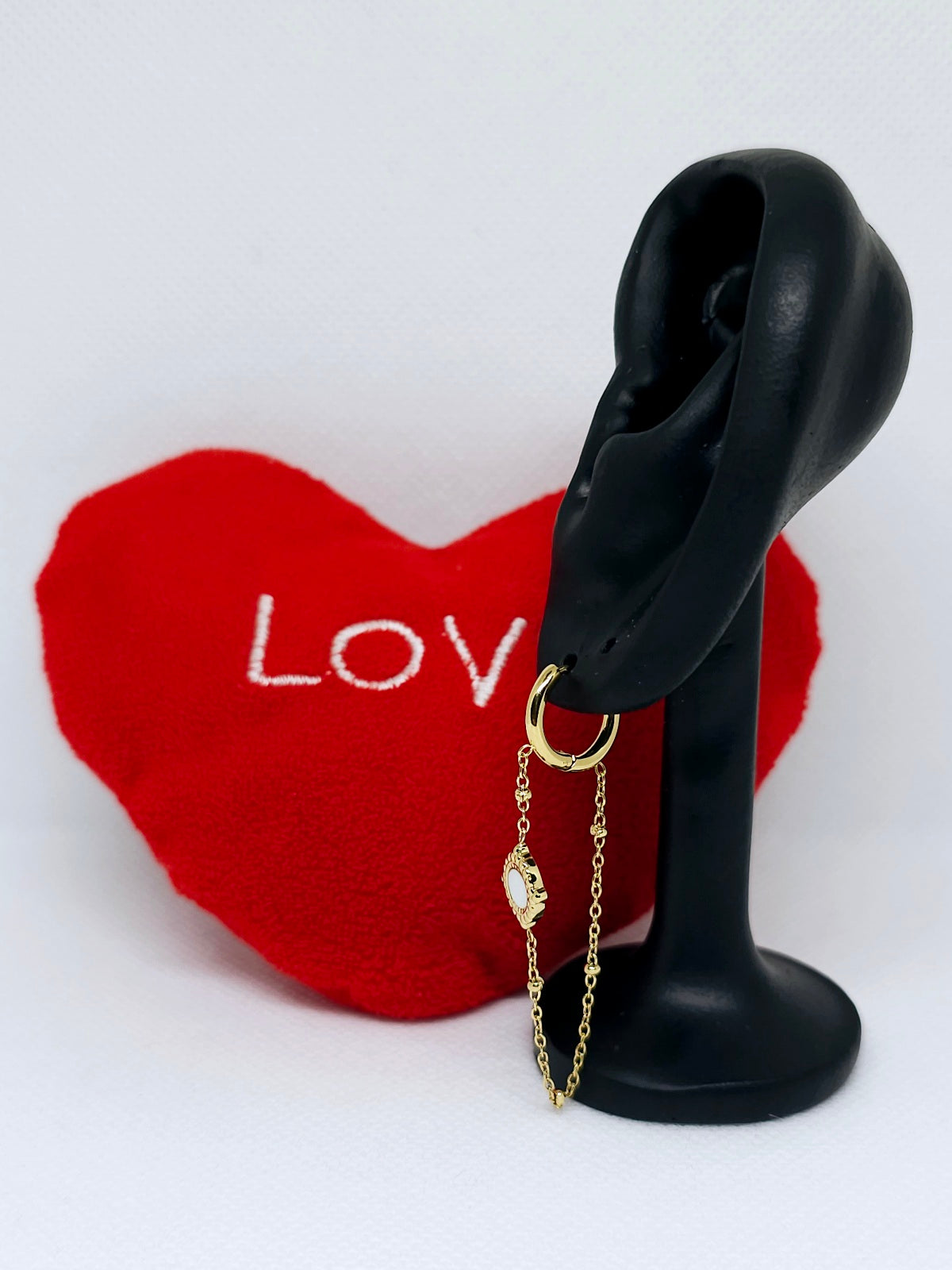 Boucles d’oreilles dorées chaîne élégante
