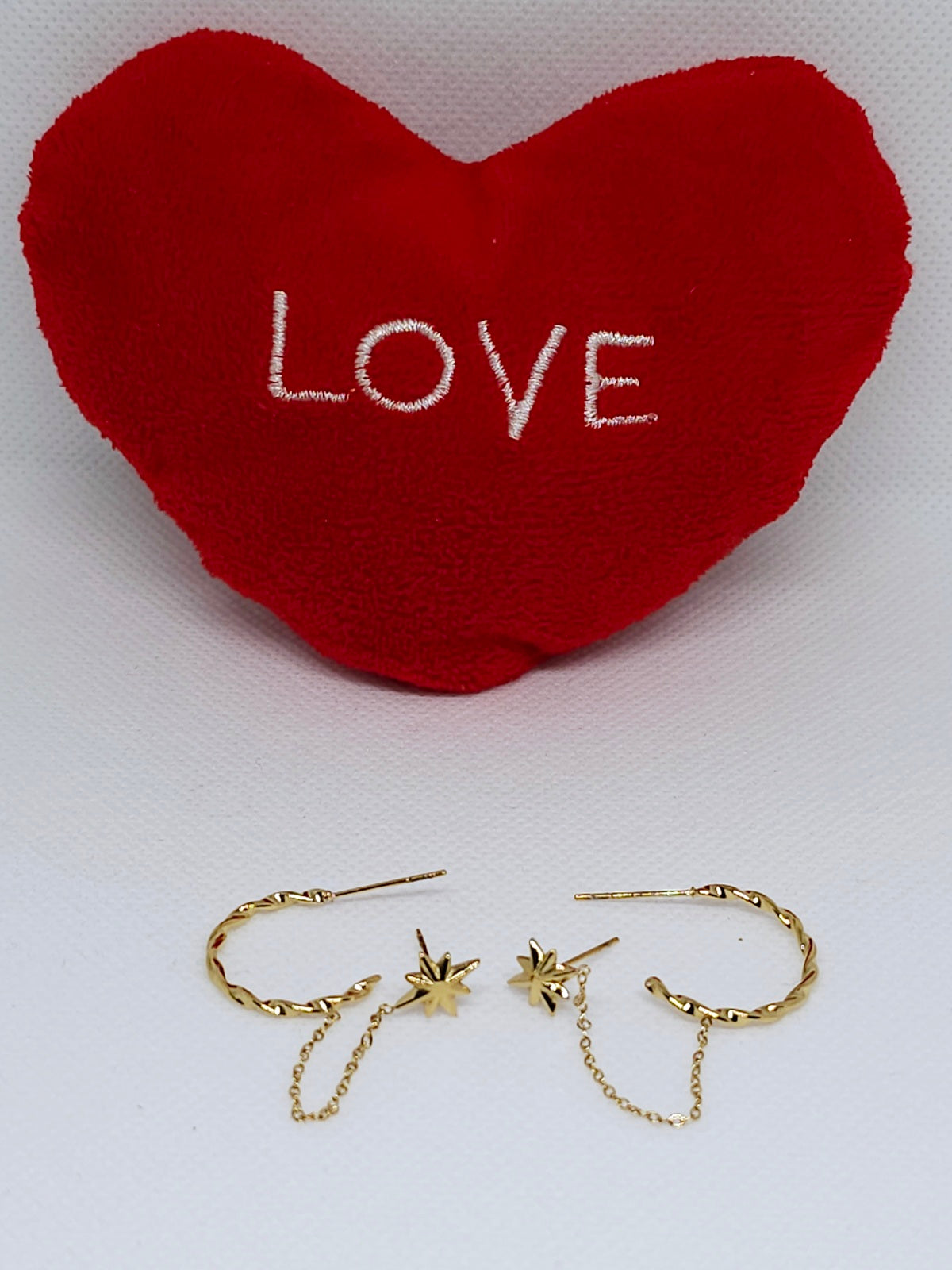 Boucles d’oreilles dorées étoilées élégantes