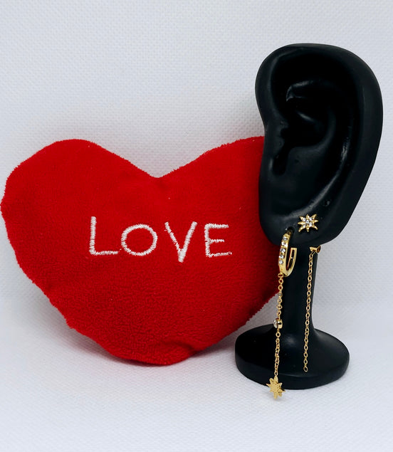 Boucle d’oreille dorée étoilée élégante