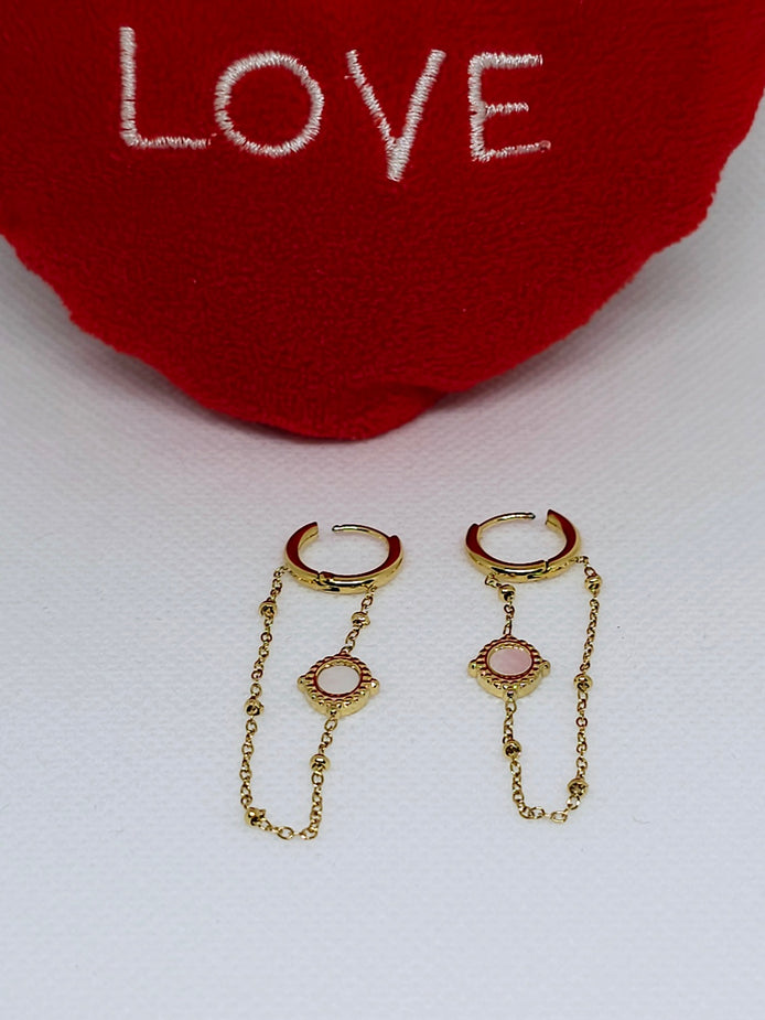 Boucles d’oreilles dorées chaîne élégante
